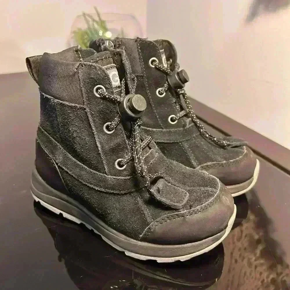 UGG KIDS Waterproof  Black Boots Insulated size 10 -Turlock Weather Model-
